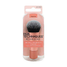 Carica l'immagine nel visualizzatore di Gallery, Pennello da Trucco Mini Expert Real Techniques - New Shop Generation