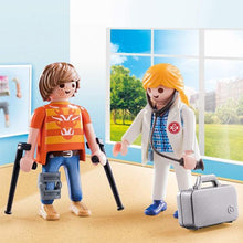 Carica l'immagine nel visualizzatore di Gallery, Pupazzi City Life Doctor And Patient Playmobil 70079 (6 pcs) - New Shop Generation