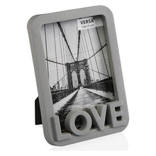 Carica l'immagine nel visualizzatore di Gallery, Portafoto Love Plastica Grigio - New Shop Generation