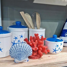 Carica l'immagine nel visualizzatore di Gallery, Portasale con Coperchio Blue Sea Ceramică - New Shop Generation
