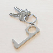 Carica l'immagine nel visualizzatore di Gallery, Portachiavi Igienico Apriporte Multiuso Security - New Shop Generation
