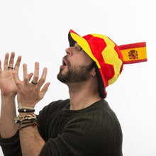 Carica l'immagine nel visualizzatore di Gallery, Cappello Pallone da Calcio con Bandiera della Spagna in Rilievo - New Shop Generation
