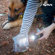 Carica l'immagine nel visualizzatore di Gallery, Torcia con Porta Sacchetti per Escrementi MyPet Poop Lantern - New Shop Generation