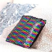 Carica l'immagine nel visualizzatore di Gallery, Cuscino Magico con Paillettes Rainbow
